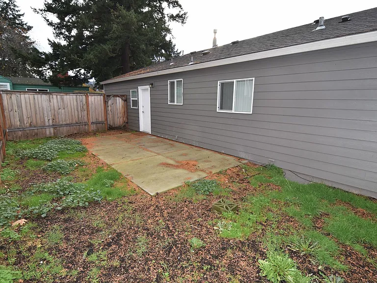 5320 SE 122nd Ave — Photo 39