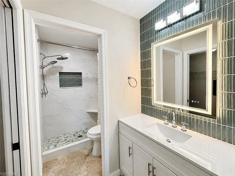 240 Timber Lake Cir #D201 — Photo 9