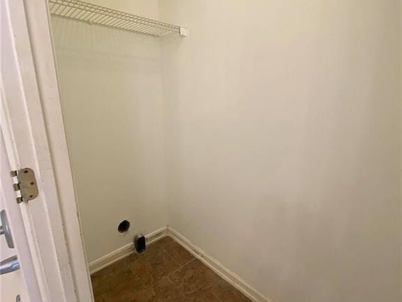 4th image of 1043 Oak Blossom Way