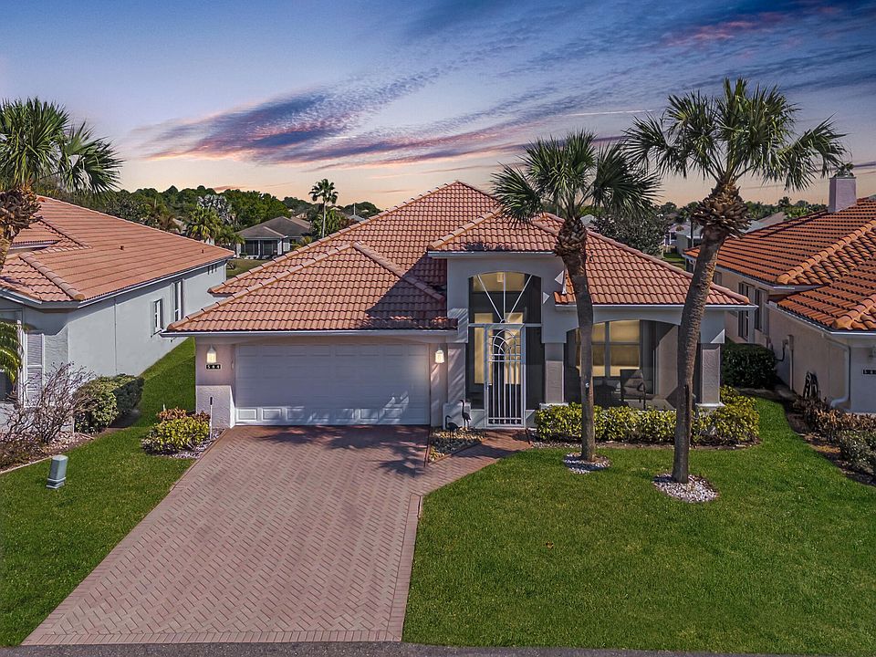 1st image of 584 NW Lambrusco Drive