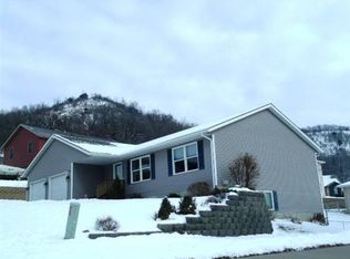 117 Bluffview Dr, Winona, MN 55987