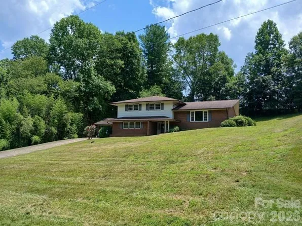 8417 Rolling Hills Ave, Hickory, NC 28602