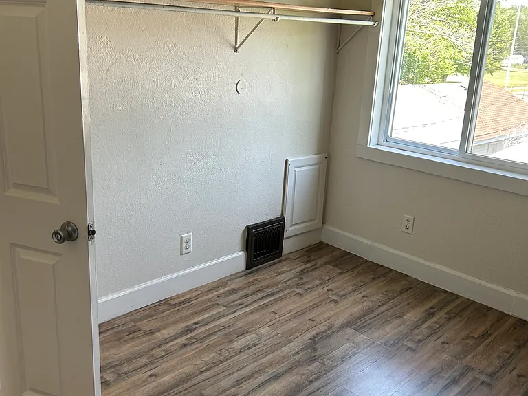 1152 C Ave NW — Photo 20