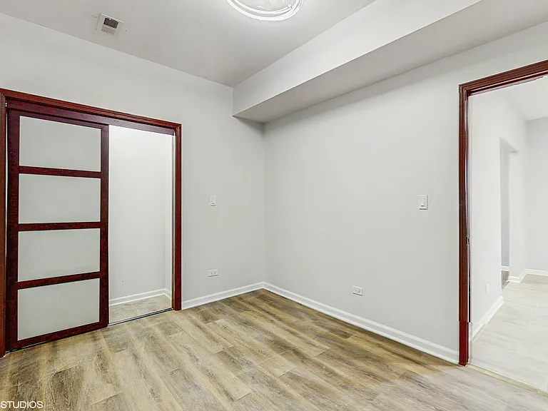 6808 N Clark St #2E — Photo 23