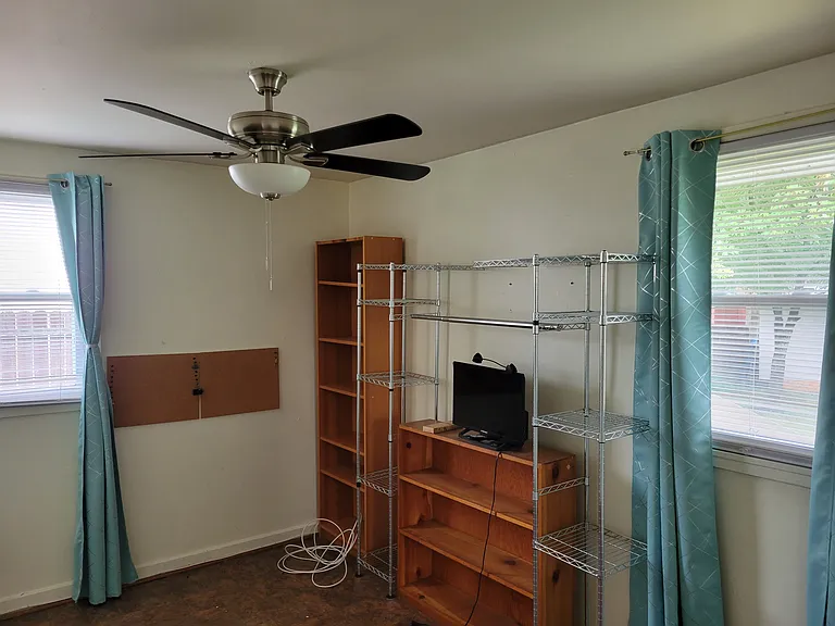 3902 Elmwood Dr — Photo 11