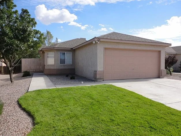 624 Valley Meadows Dr NE — Photo 1