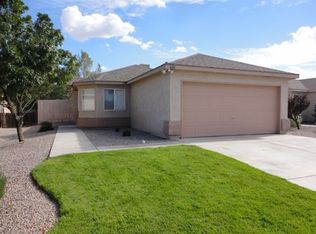 624 Valley Meadows Dr NE, Rio Rancho, NM 87144