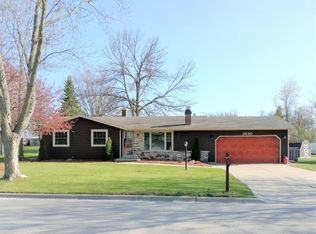 3530 Golf Dr, Green Bay, WI 54311