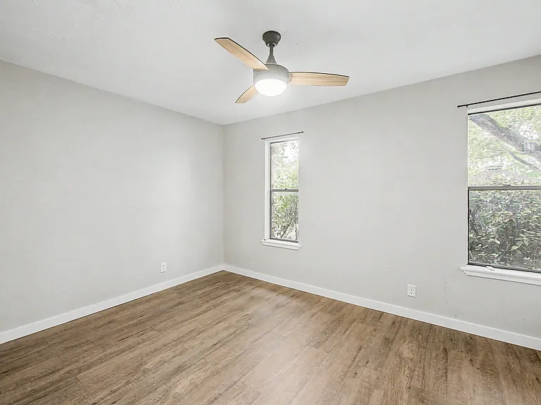 41 Cypress Fairway Vlg — Photo 10