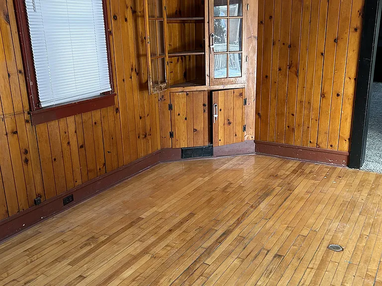 502 Amherst Ave — Photo 4