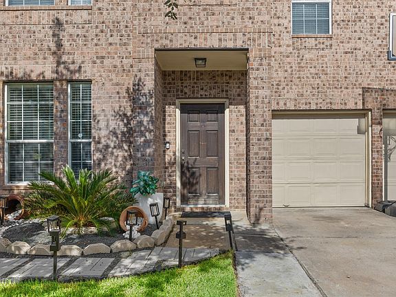2nd image of 24415 Lakecrest Bend Dr