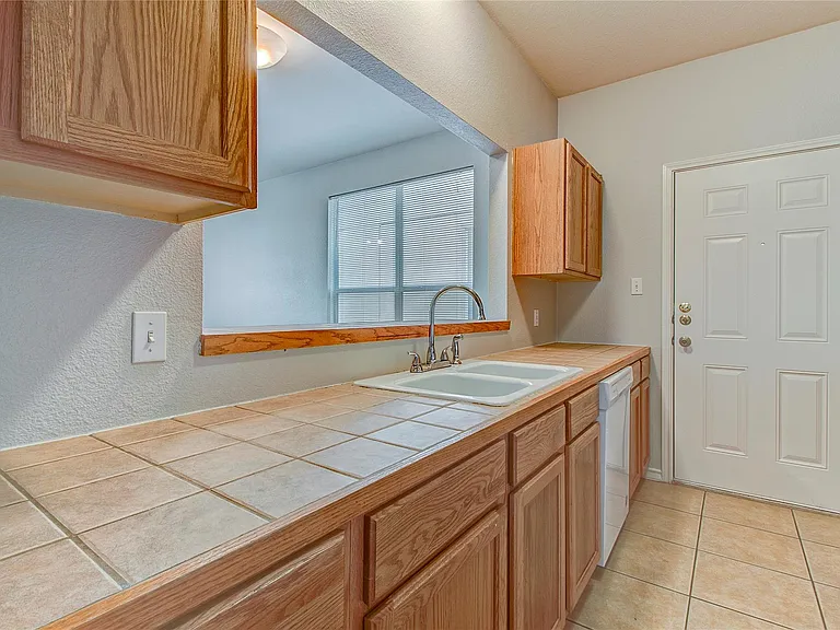 126 Sandstone Dr #D — Photo 11