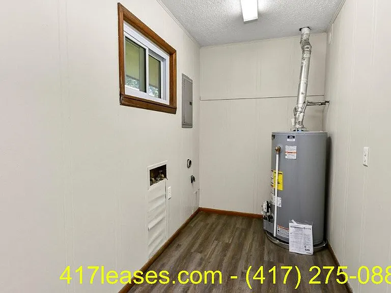 203 S White Oak Ave — Photo 32