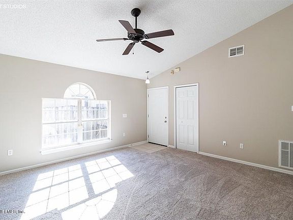 4th image of 8445 English Oak Dr