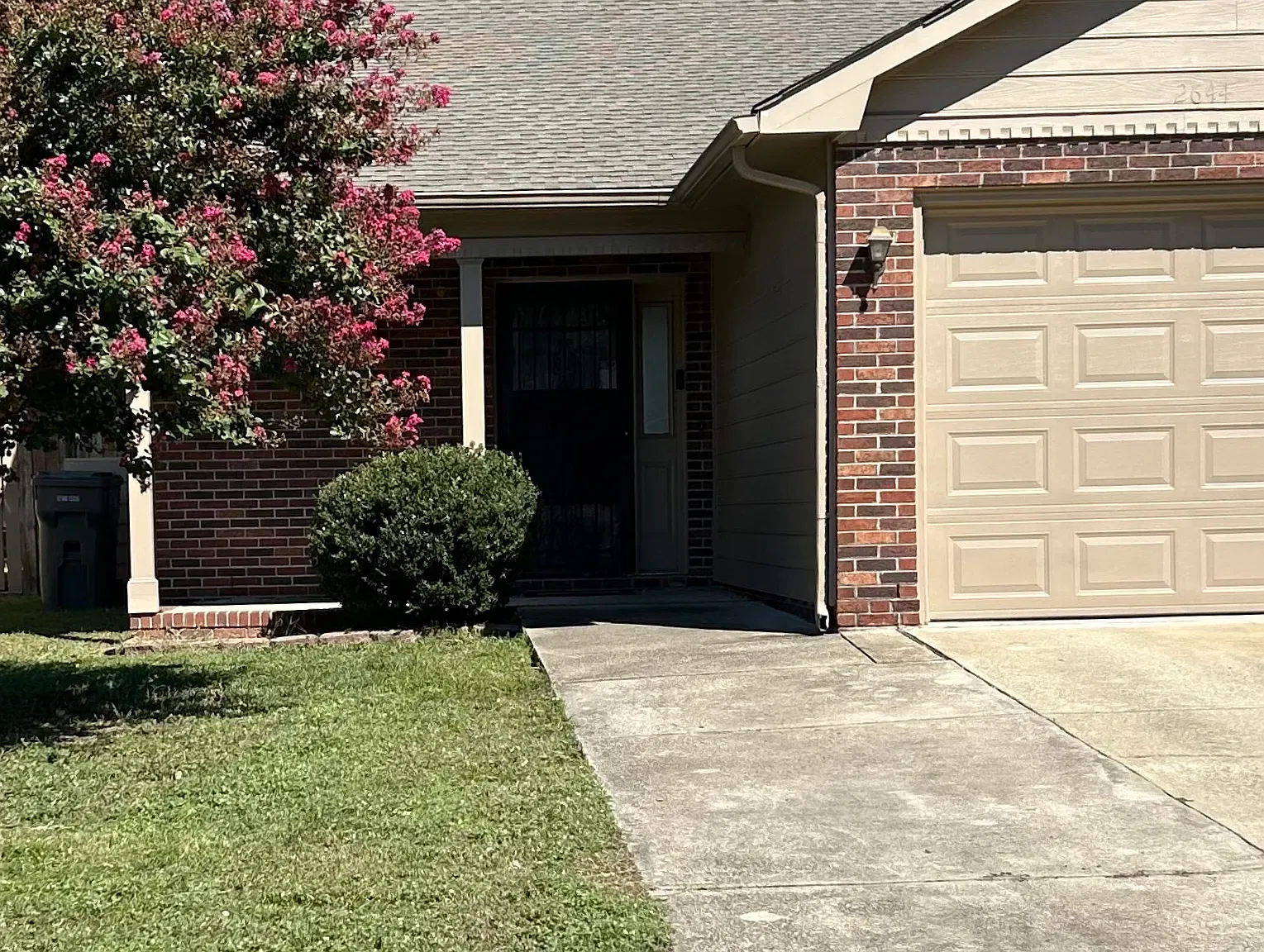 2 bed, 1350 sqft, $1,350 — Photo 2