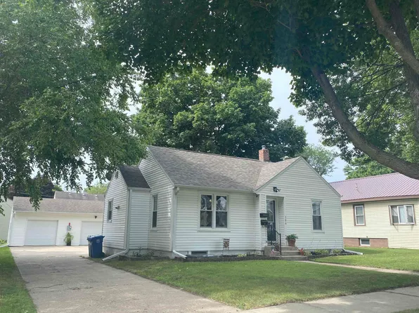 306 5th Ave, Charles City, IA 50616