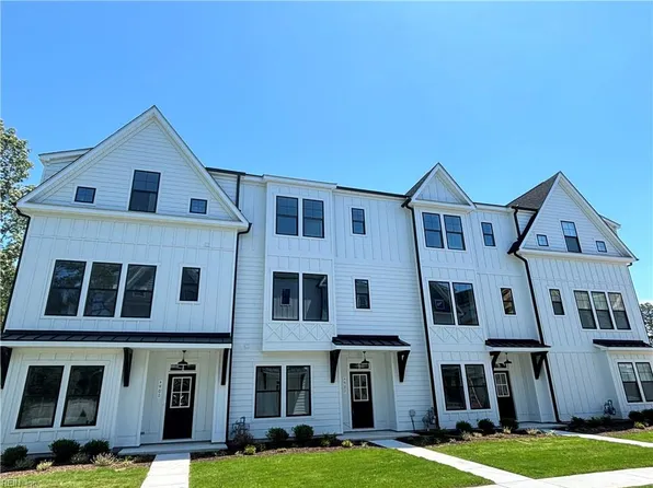 912 Douglas Eley Ln, Chesapeake, VA 23322