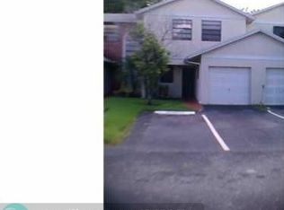 305 NW 103rd Ter #305, Hollywood, FL 33026