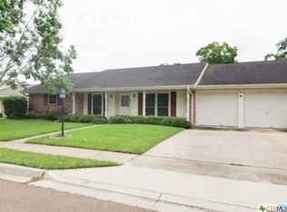 107 Yorkshire Ln, Victoria, TX 77904