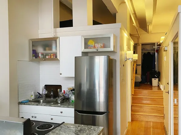 12 Stoneholm St APT 327, Boston, MA 02115