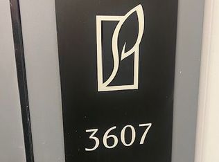 430 Square One Dr #3607, Mississauga, ON L5B 0E2