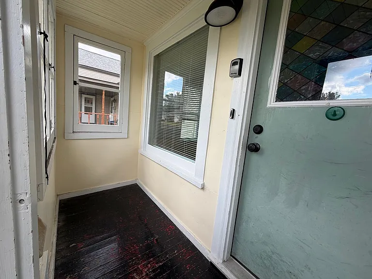 1626 Stoughton Ave — Photo 9