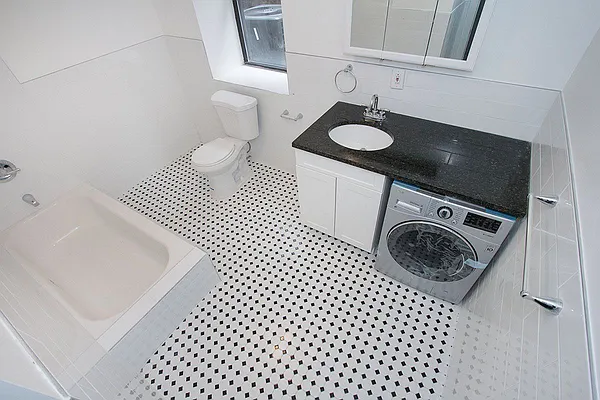 Rented by Trion Real Estate Management | media 2