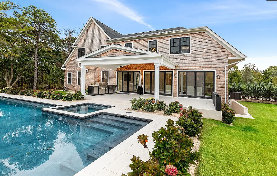 New 7 bed/7+ bath, ~8300sf getaway — Photo 3