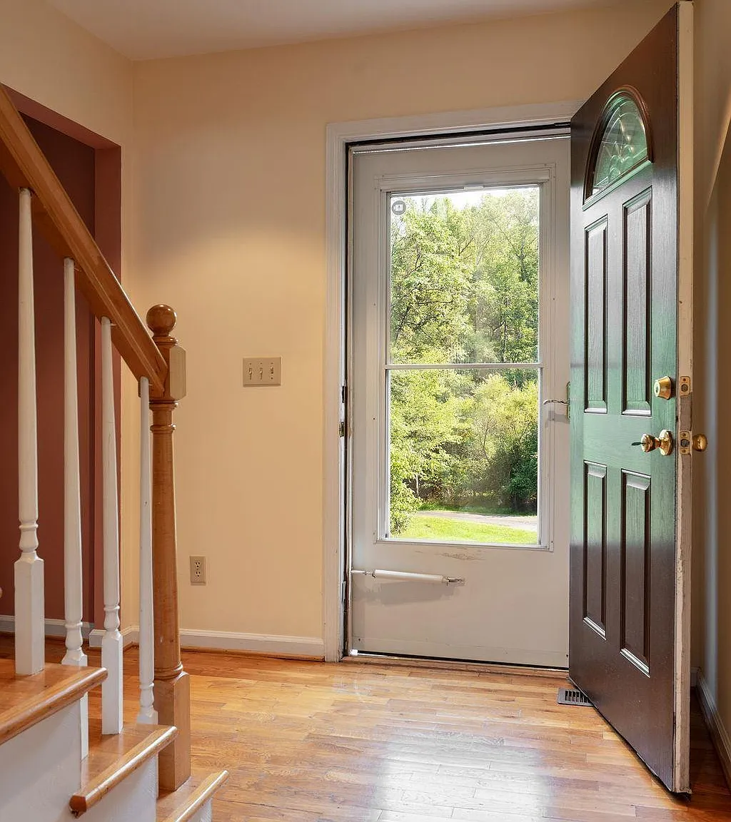 3 bed, 2.5 bath, 1438 sqft, $3,250 — Photo 2