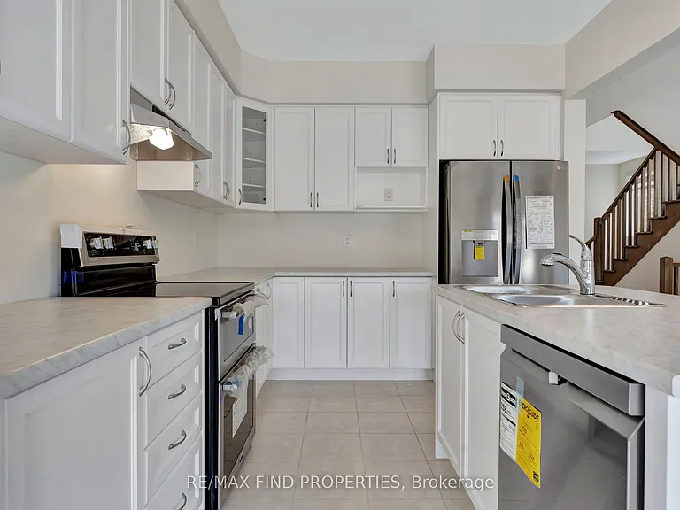 21 Dennis Ave — Photo 14