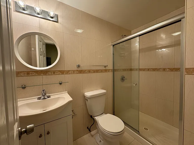 546 Summit Ave #203 — Photo 4