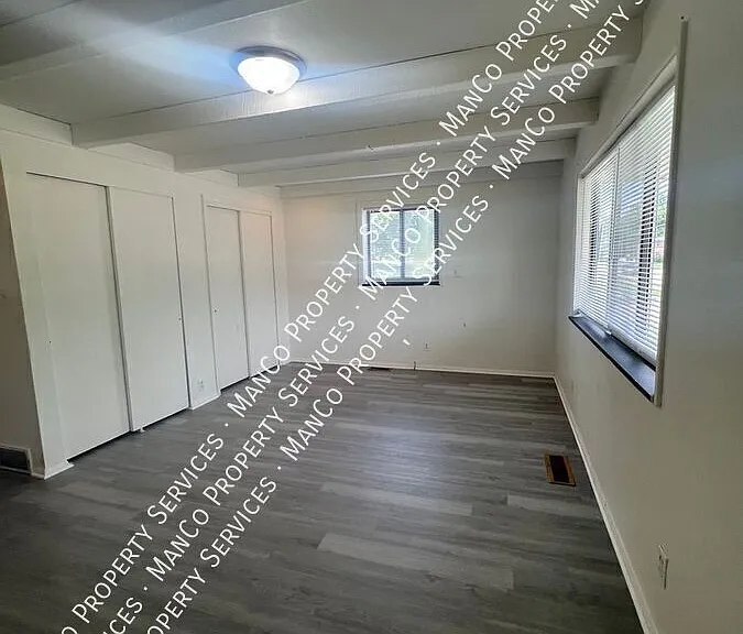 1304 Devon Ave #4 — Photo 2