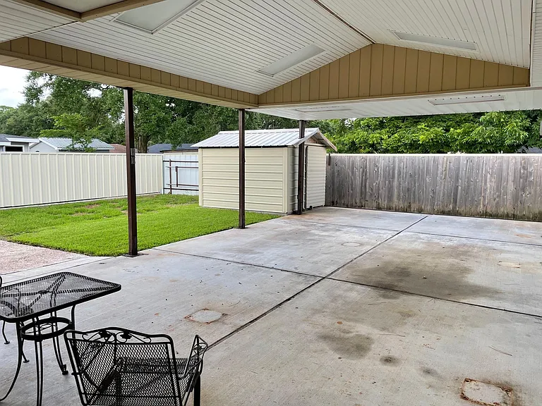 2204 Indiana Ave — Photo 9