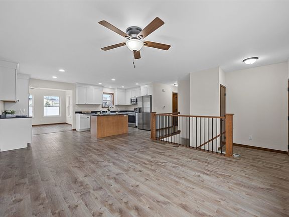 5th image of 1613 Brookdale Ln NE