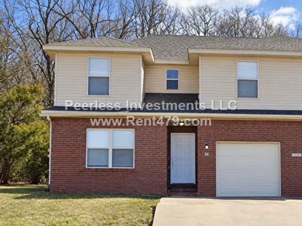 1043B Vale St, Springdale, AR 72764
