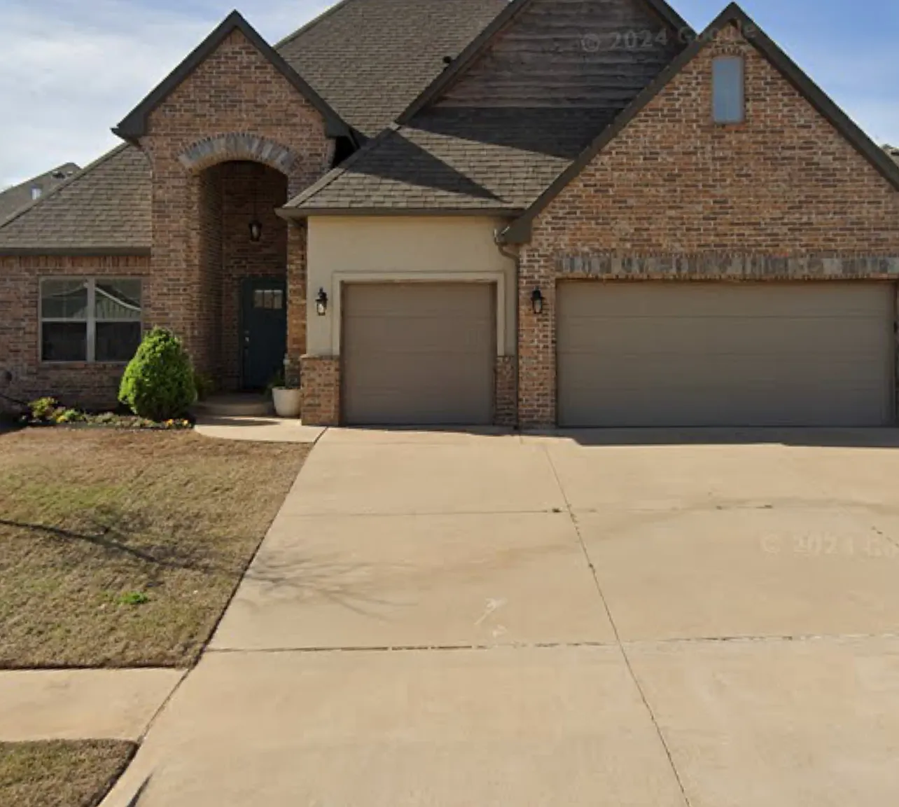 4 bed, 2.5 bath, 1900 sqft, $2,150 — Photo 1
