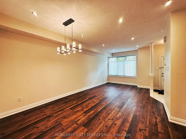 32 Glendora Ave — Photo 12