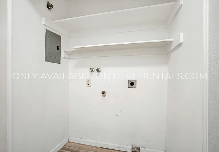 1639 Woodland Dr — Photo 11