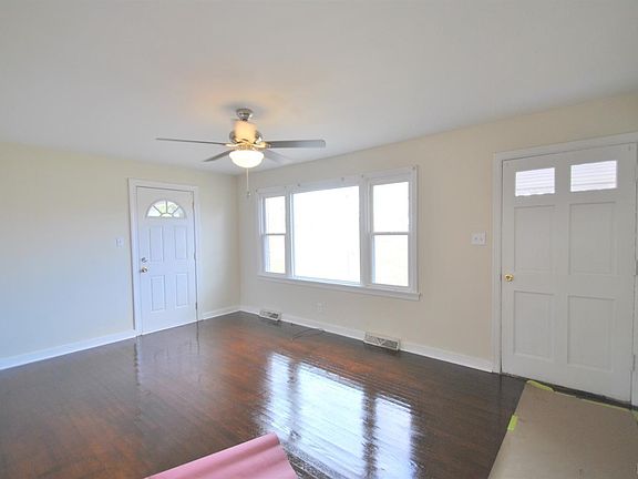 4th image of 2211 Autumn Dr