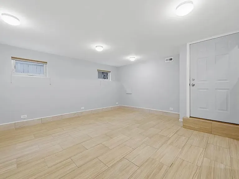 4545 N Lawndale Ave — Photo 12