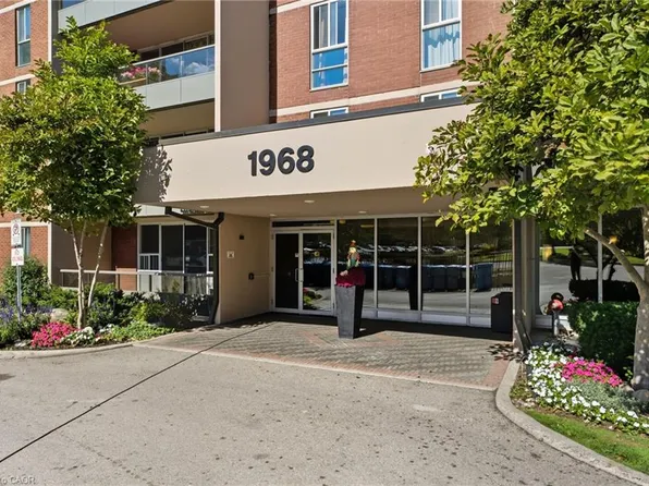 1968 Main St W #1103, Hamilton, ON L8S 1J7