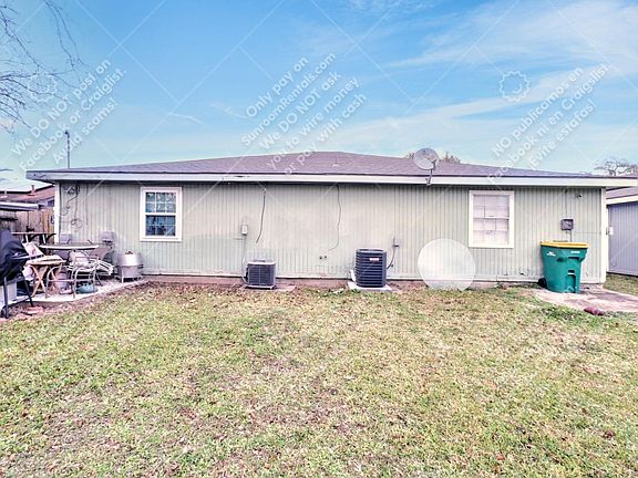 5th image of 3015 Taylor St APT A