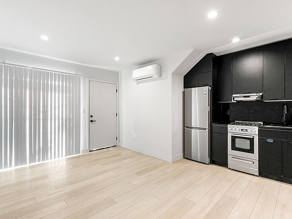 4th image of 3750 S Canfield Ave #1B