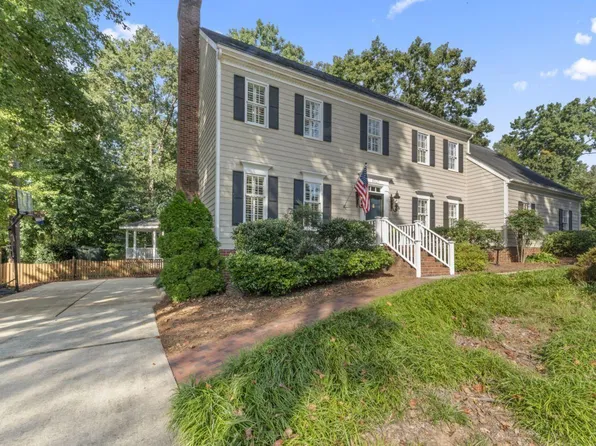8521 Harbor Dr, Raleigh, NC 27615