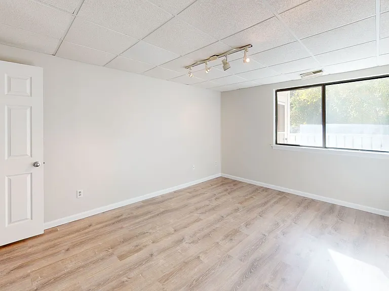 471 Whalley Ave #F — Photo 6