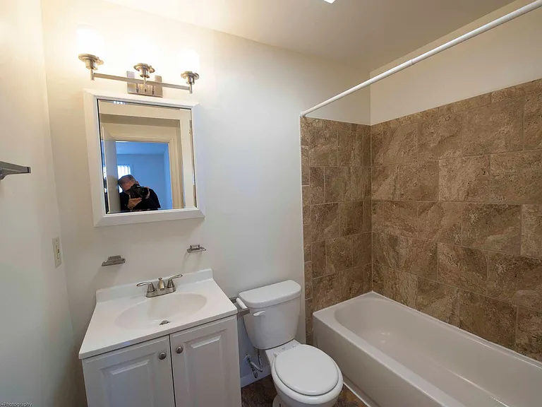 Mt Washington Manor — Photo 20