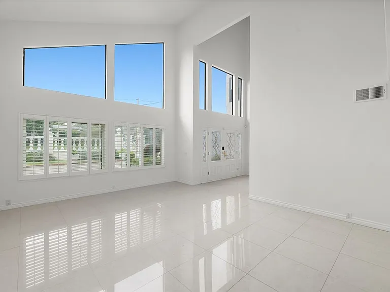 2222 Pier Ave — Photo 39