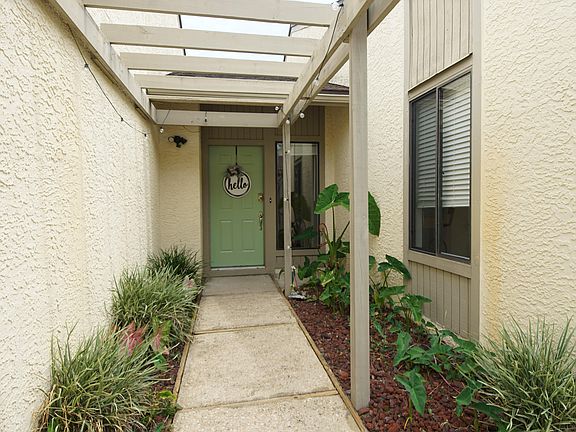 4th image of 700 Bay Dr APT 1008
