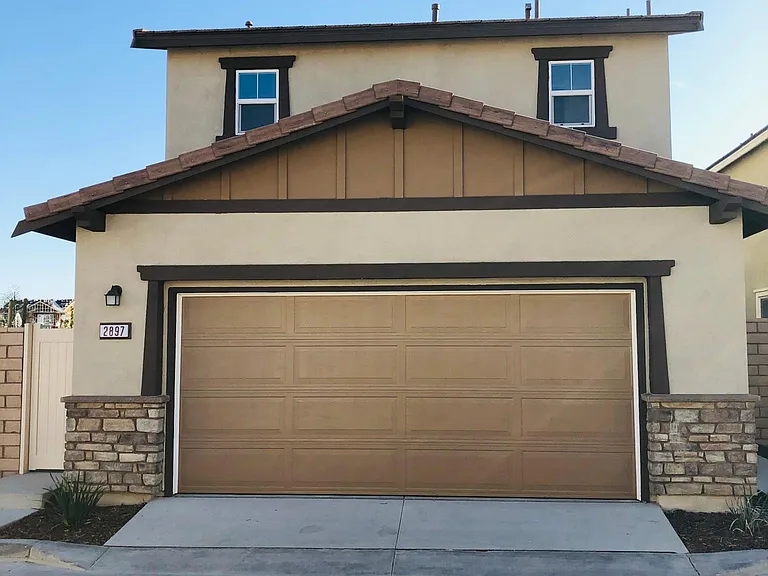 2897 E La Avenida Dr — Photo 35