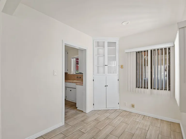 14701 Marigold Ave — Photo 3